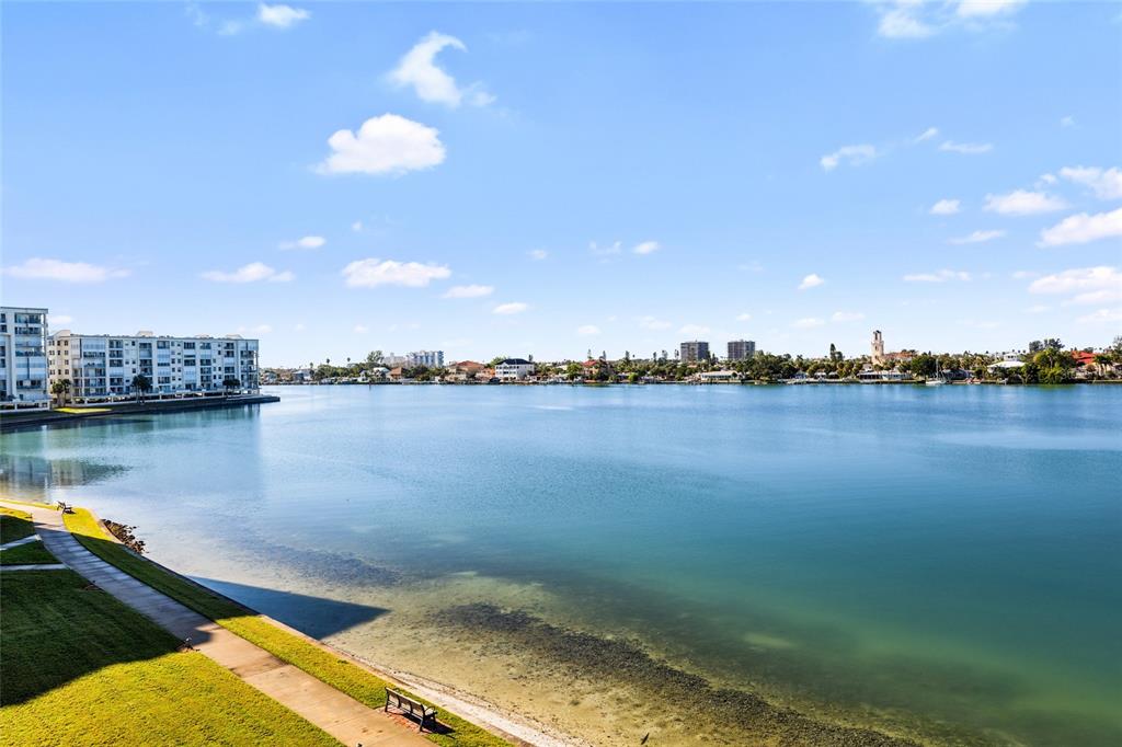 8000 SAILBOAT KEY BOULEVARD S UNIT 304