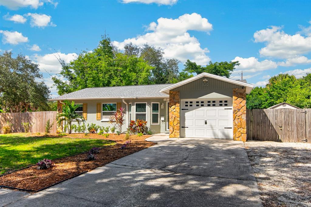 120 ORANGE AVENUE N, ST PETERSBURG, FL — photo 4 of 44