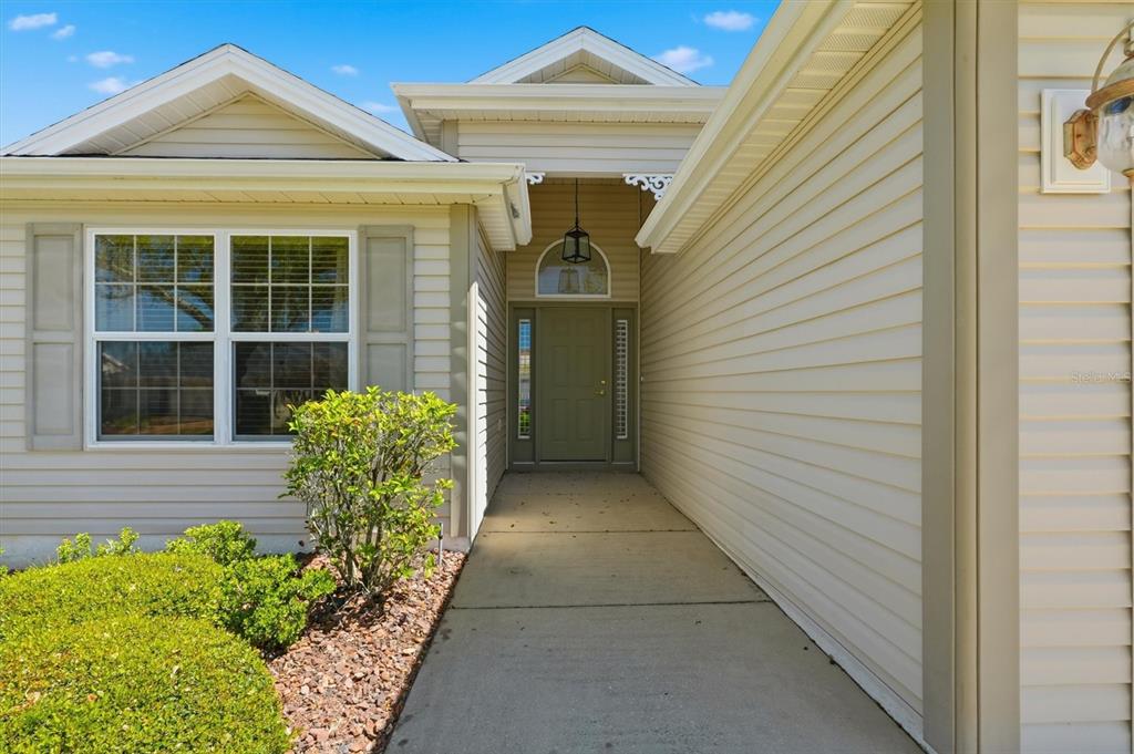 1563 EASTOVER TERRACE, THE VILLAGES, FL — photo 3 of 30