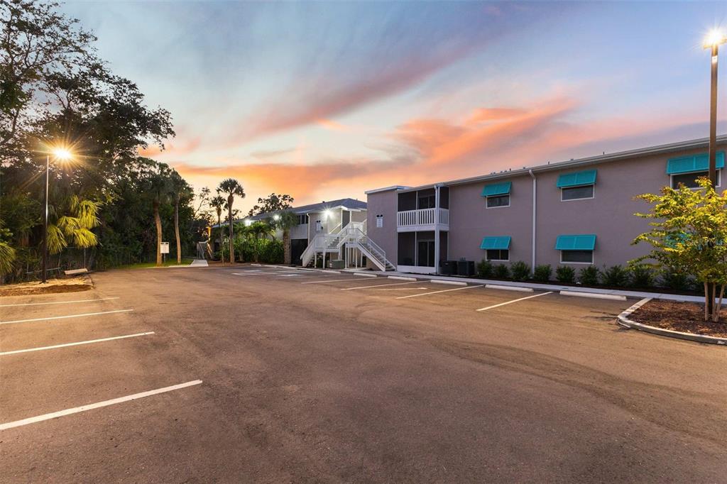 2704 49TH AVENUE W, BRADENTON, FL — photo 4 of 53