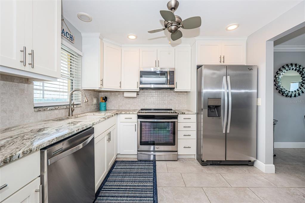 4775 COVE CIRCLE UNIT 904, ST PETERSBURG, FL — photo 2 of 56