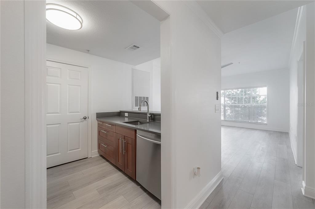 800 S DAKOTA AVENUE UNIT 327, TAMPA, FL — photo 4 of 30