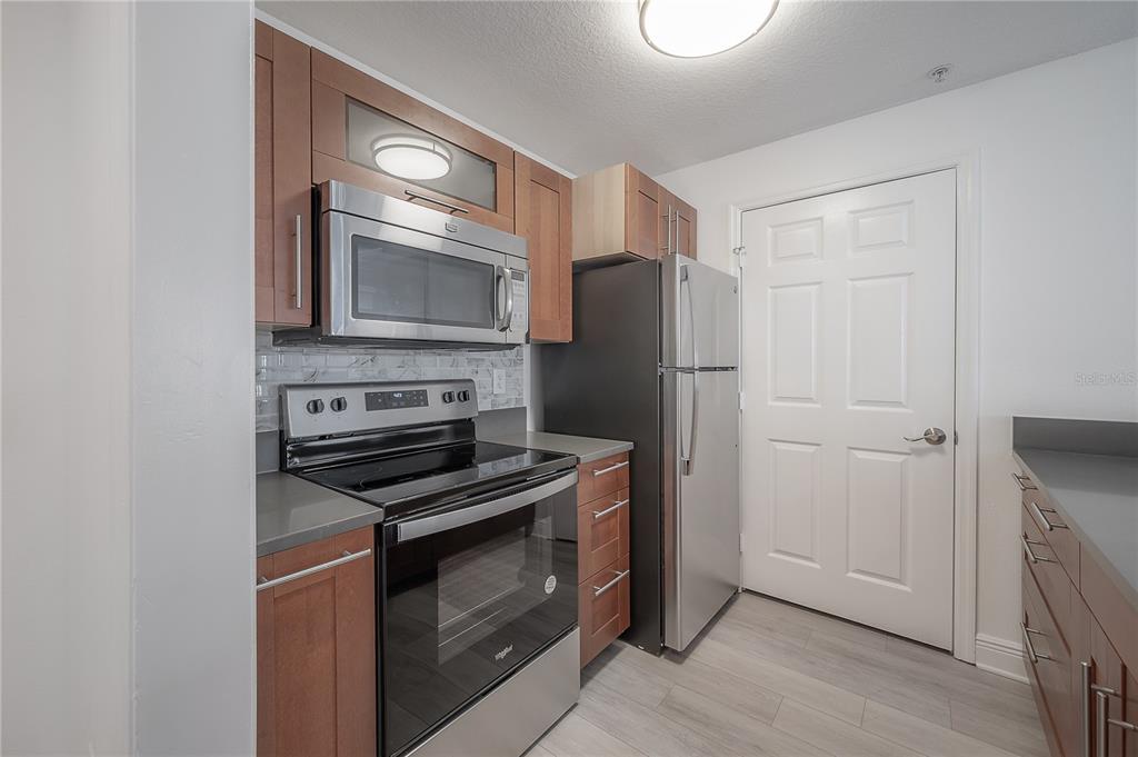 800 S DAKOTA AVENUE UNIT 327, TAMPA, FL — photo 5 of 30