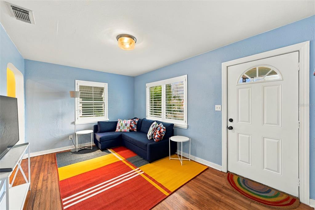 3820 BURLINGTON AVENUE N, ST PETERSBURG, FL — photo 2 of 21