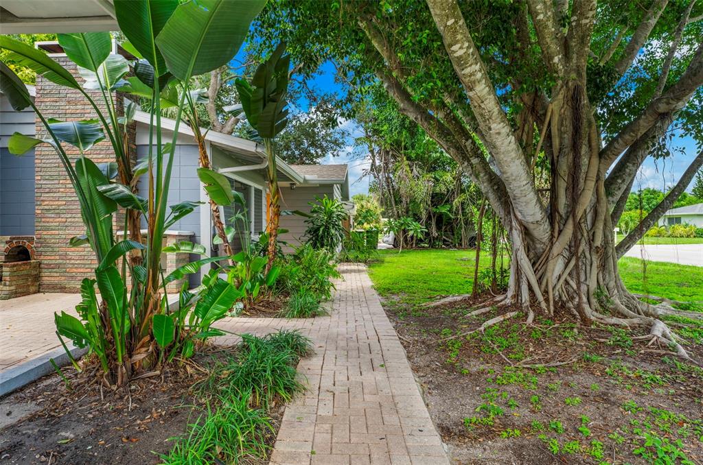 2488 DAVIS BOULEVARD, SARASOTA, FL — photo 5 of 30