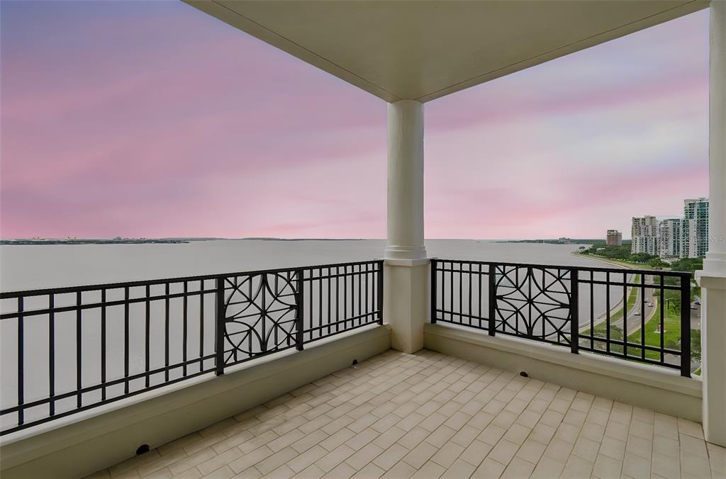 3203 BAYSHORE BOULEVARD UNIT 1202, TAMPA, FL — photo 2 of 30