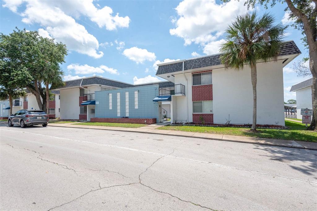 303 RIDGE BOULEVARD UNIT 2100