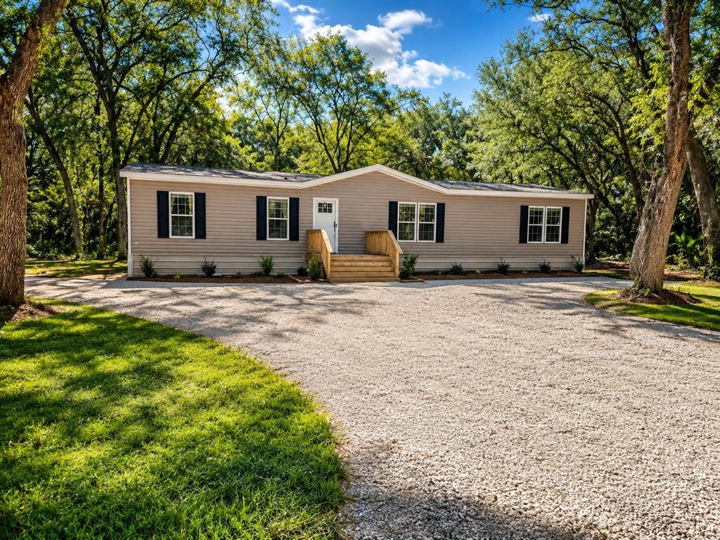 202 MIMOSA DRIVE
