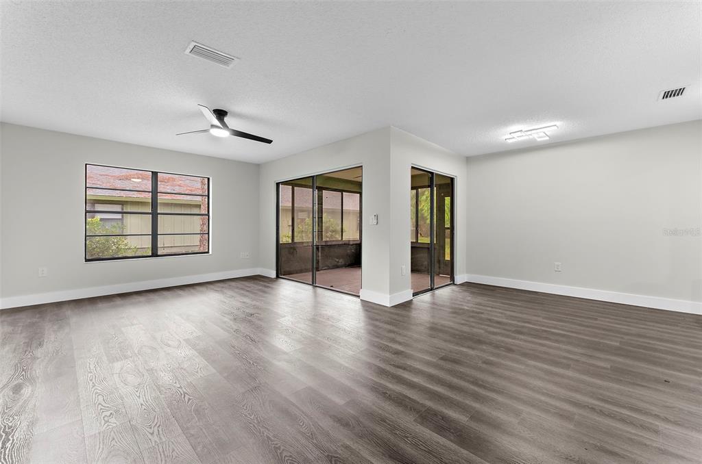 5014 BARRINGTON CIRCLE UNIT 2102, SARASOTA, FL — photo 5 of 30