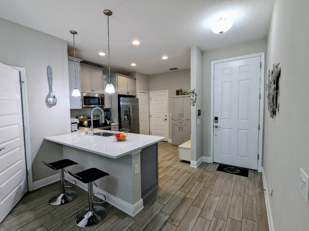 2454 FOGGY CREEK CIRCLE, CLEARWATER, FL — photo 3 of 29