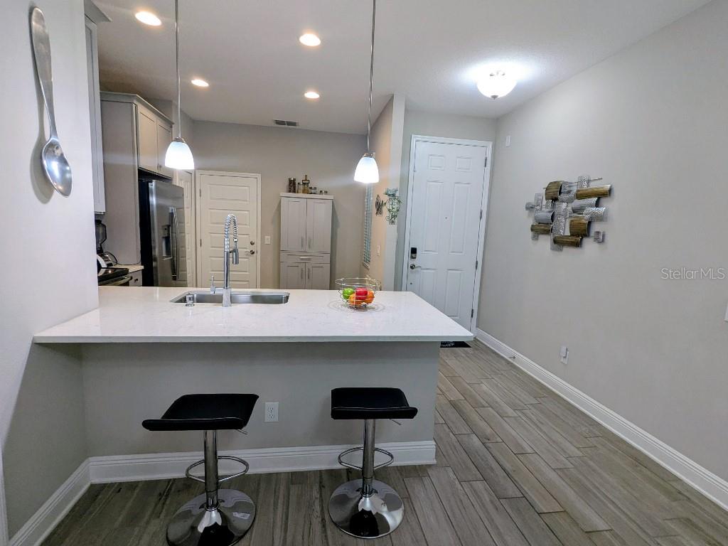 2454 FOGGY CREEK CIRCLE, CLEARWATER, FL — photo 4 of 29