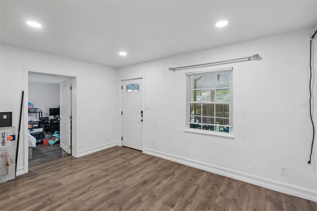 526 E JESSUP AVENUE, LONGWOOD, FL — photo 2 of 24