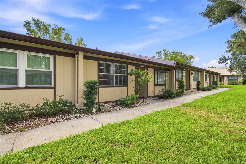 11231 DOLLAR LAKE DRIVE UNIT 4, PORT RICHEY, FL — photo 4 of 30