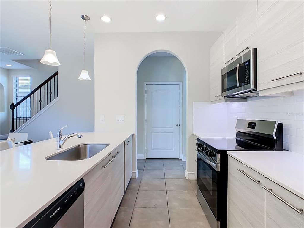 208 BROOKES PLACE, HAINES CITY, FL — photo 5 of 30