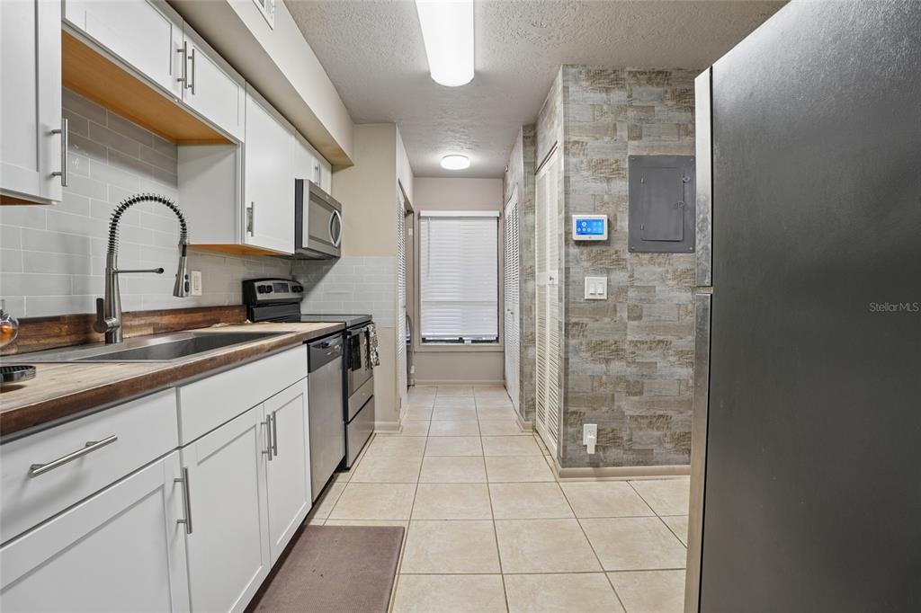 5304 BURNING TREE DRIVE UNIT D03, ORLANDO, FL — photo 5 of 25