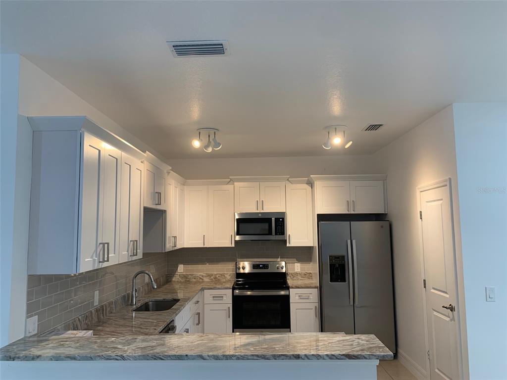 3111 SUN LAKE COURT UNIT A, KISSIMMEE, FL — photo 3 of 13