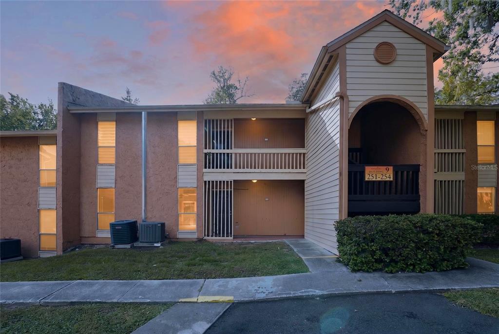 1810 NW 23RD BOULEVARD UNIT 252, GAINESVILLE, FL — photo 2 of 30