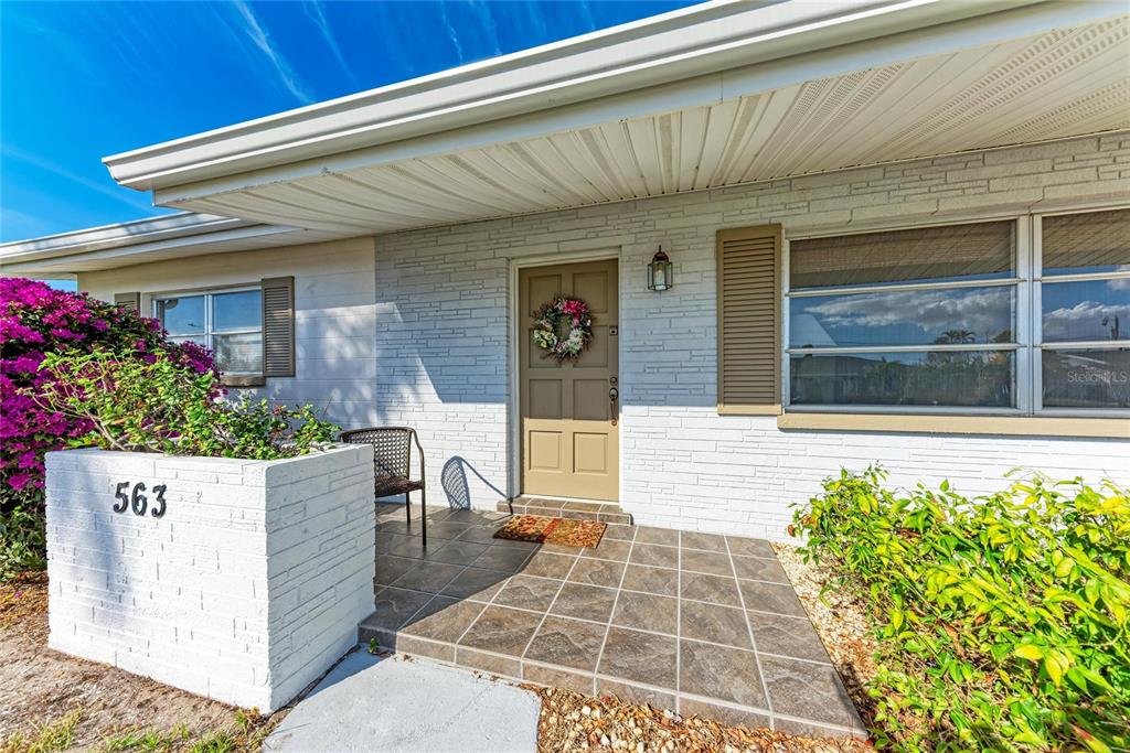 563 OXFORD DRIVE