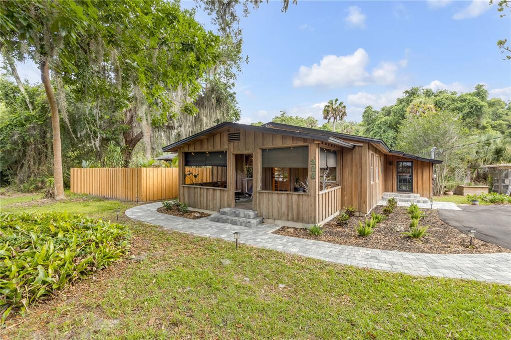 233 W ARIEL ROAD