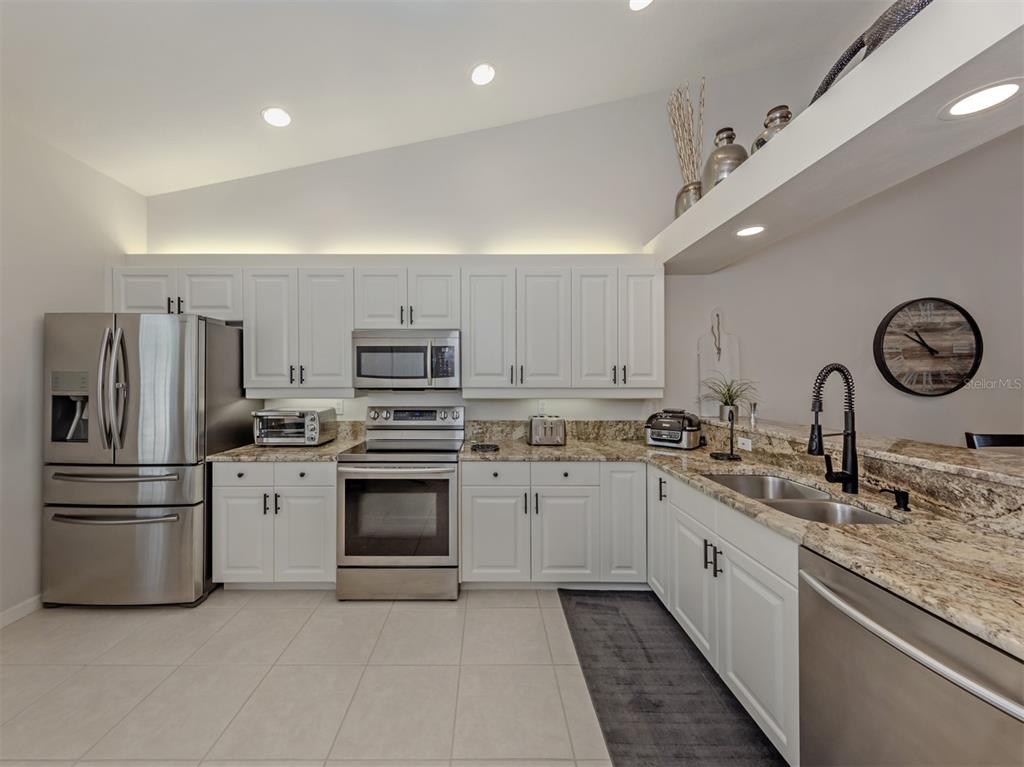 107 WOODBRIDGE DRIVE UNIT 202, VENICE, FL — photo 5 of 30