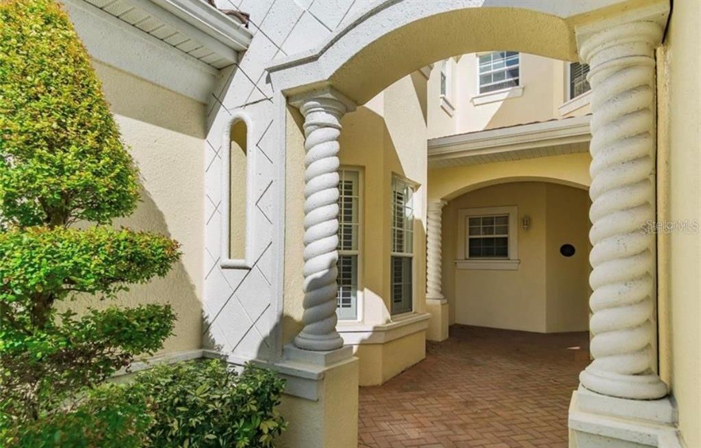 1604 TRIANO CIRCLE UNIT 1604