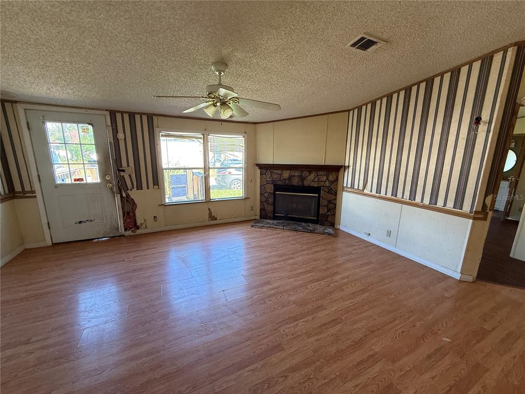 2001 PINE STREET, ST CLOUD, FL — photo 4 of 28