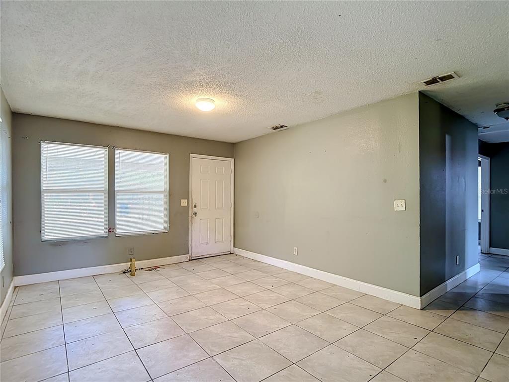2705 E 22ND AVENUE, TAMPA, FL — photo 5 of 23