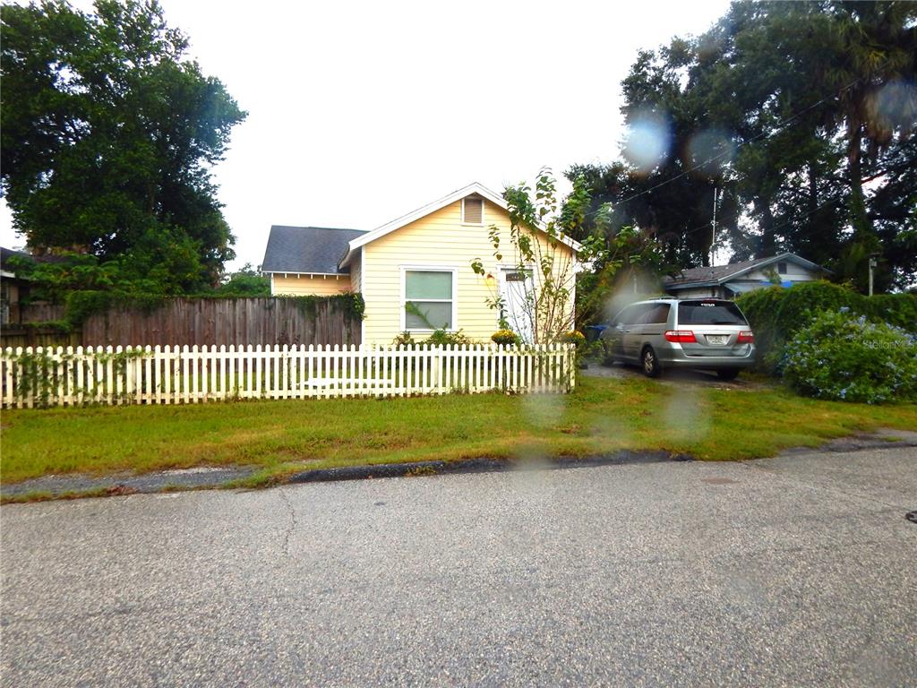 8608 N 9TH STREET, TAMPA, FL — photo 2 of 15