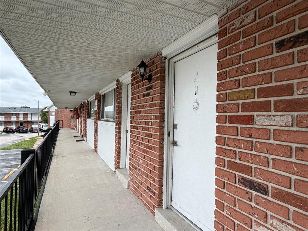 781 W LANCASTER ROAD UNIT B37, ORLANDO, FL — photo 2 of 11
