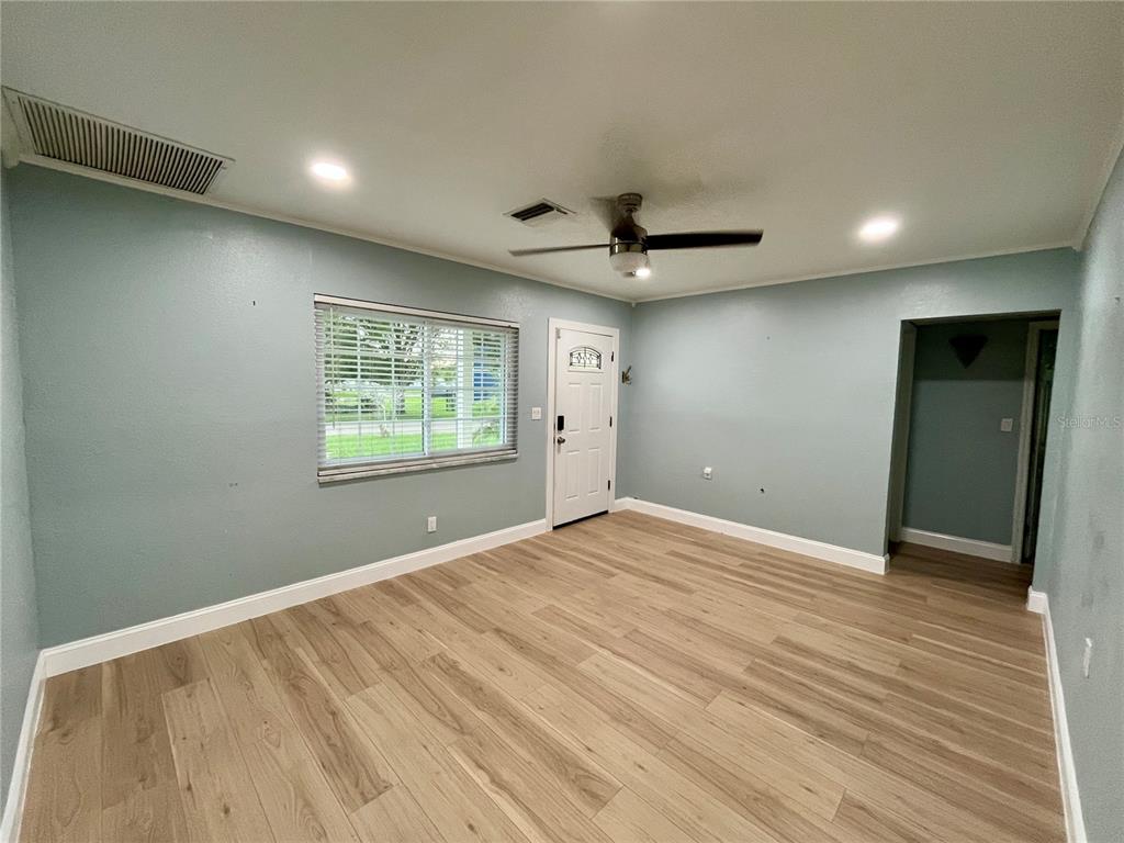8330 WAVERLY ROAD N, ST PETERSBURG, FL — photo 3 of 25