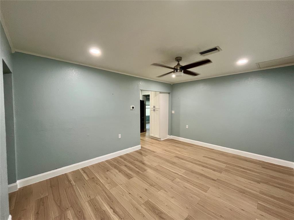 8330 WAVERLY ROAD N, ST PETERSBURG, FL — photo 4 of 25