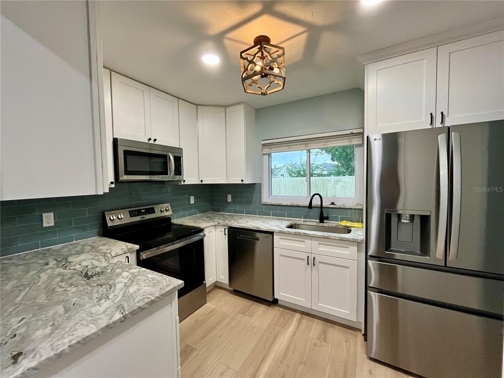 8330 WAVERLY ROAD N, ST PETERSBURG, FL — photo 5 of 25