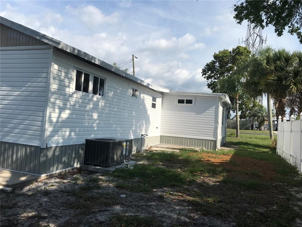 7037 LOFTY DRIVE, PORT RICHEY, FL — photo 3 of 5