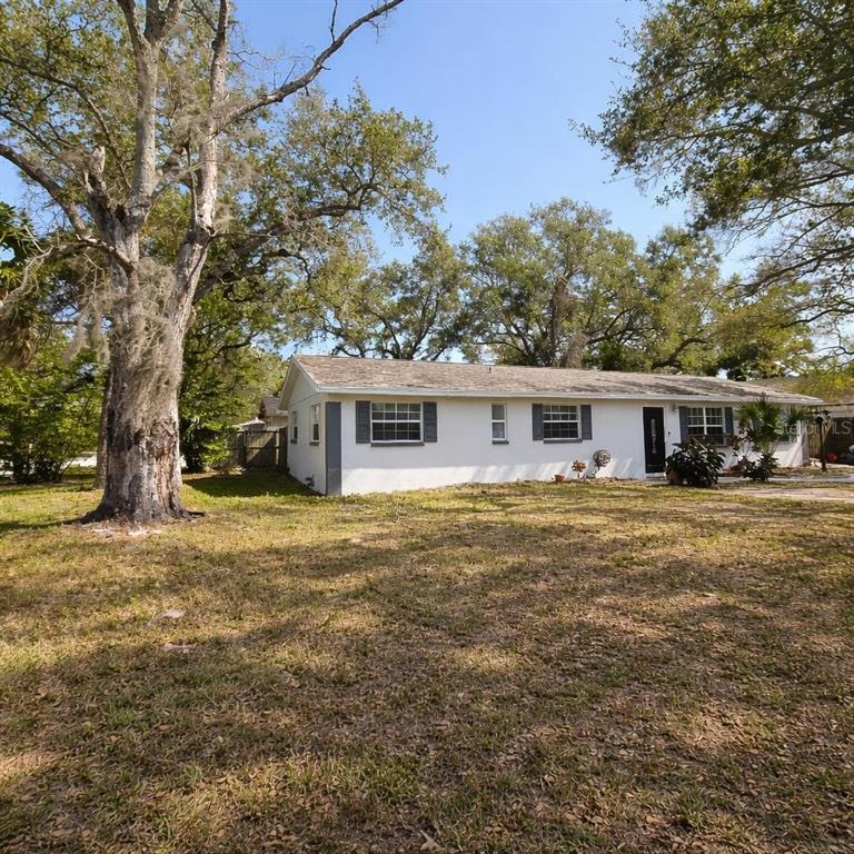 1021 FAIRBURN AVENUE, CLEARWATER, FL — photo 5 of 25