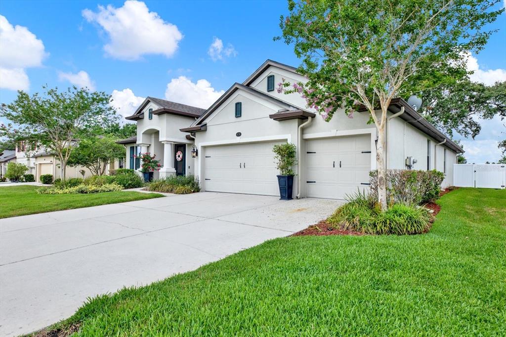 679 CHALLICE DRIVE, SPRING HILL, FL — photo 3 of 47