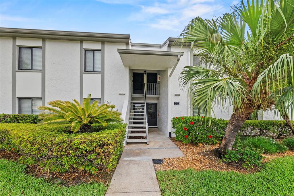 106 W CYPRESS CT UNIT 106