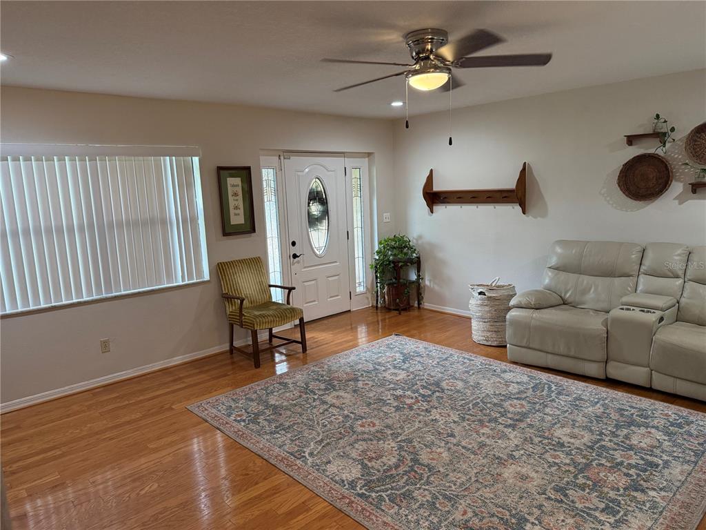 124 N POINTE DRIVE, AUBURNDALE, FL — photo 2 of 30