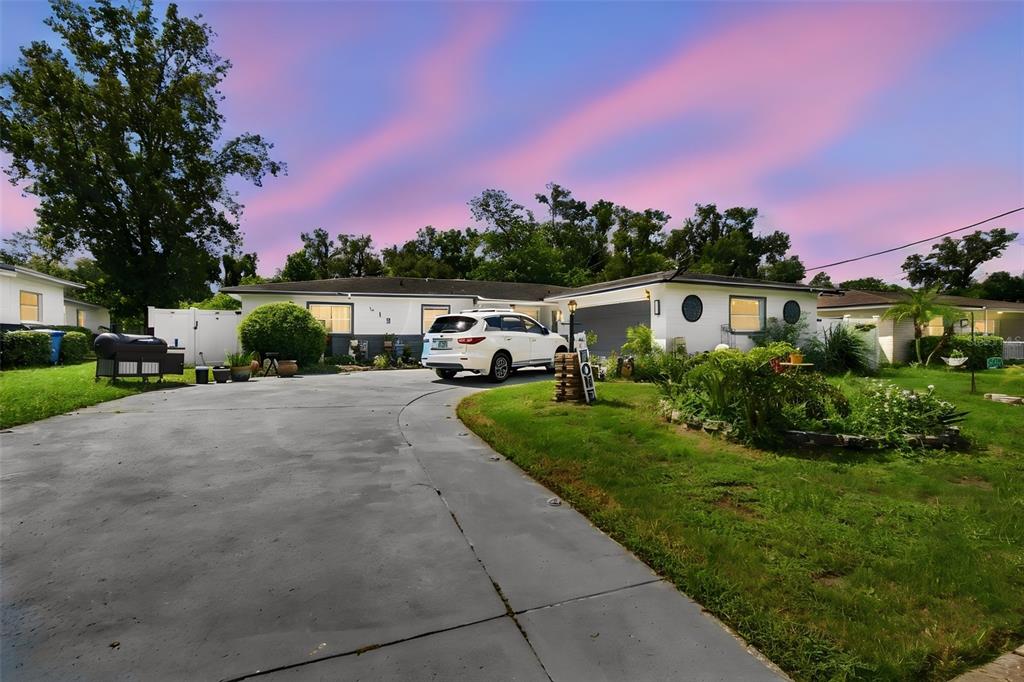 519 S LARRY CIRCLE, BRANDON, FL — photo 2 of 28