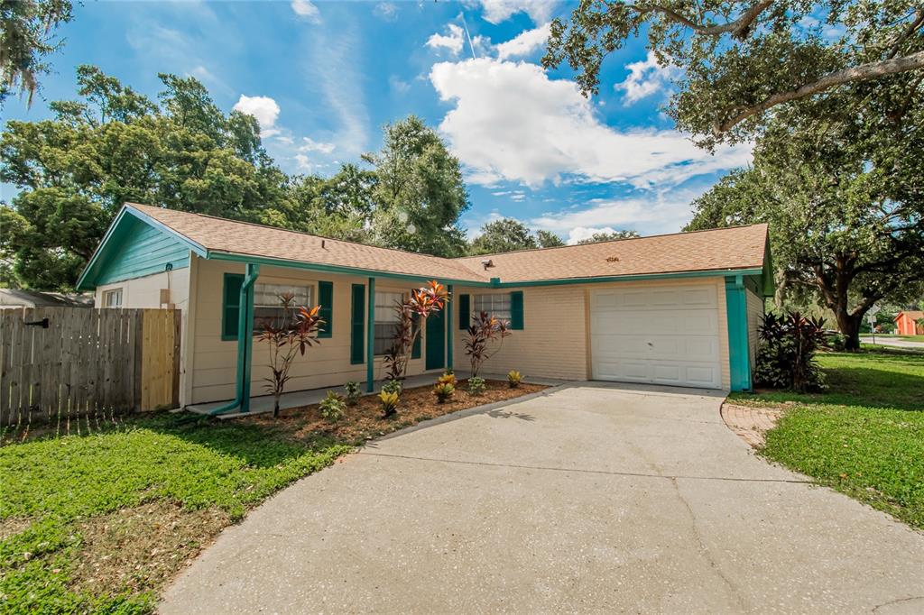 611 HIGHVIEW CIRCLE N