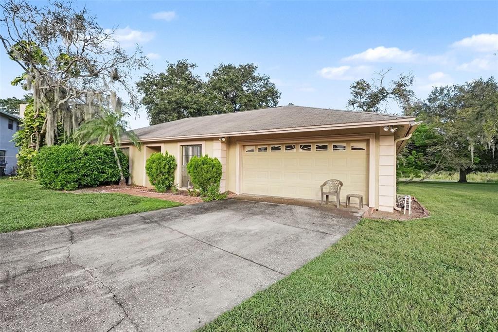 602 SPECK COURT, TAMPA, FL — photo 2 of 16