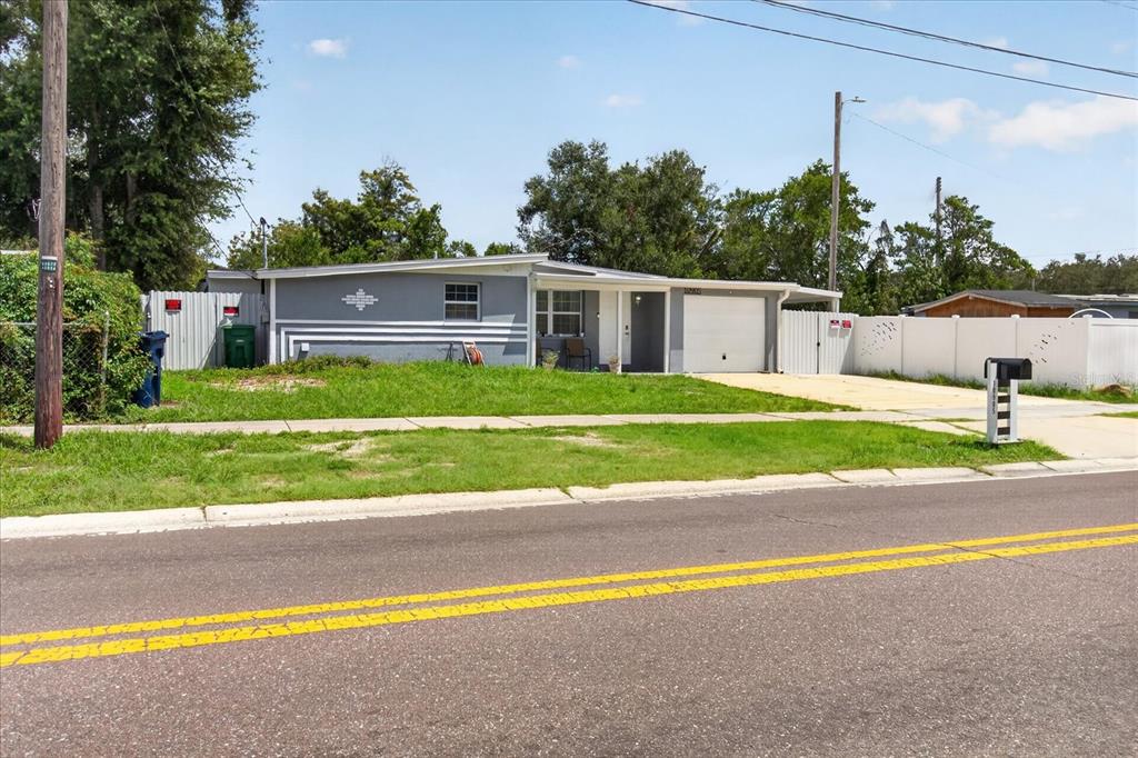 10905 N 22ND STREET, TAMPA, FL — photo 3 of 30