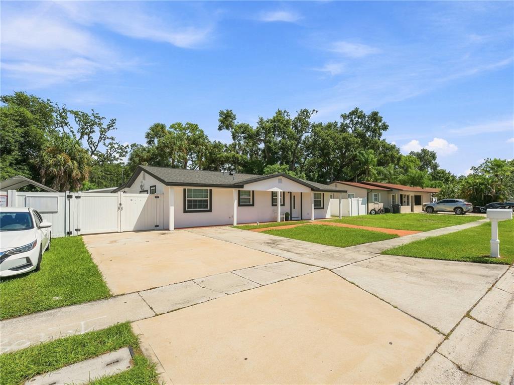 6529 LA MESA CIRCLE, TAMPA, FL — photo 4 of 30