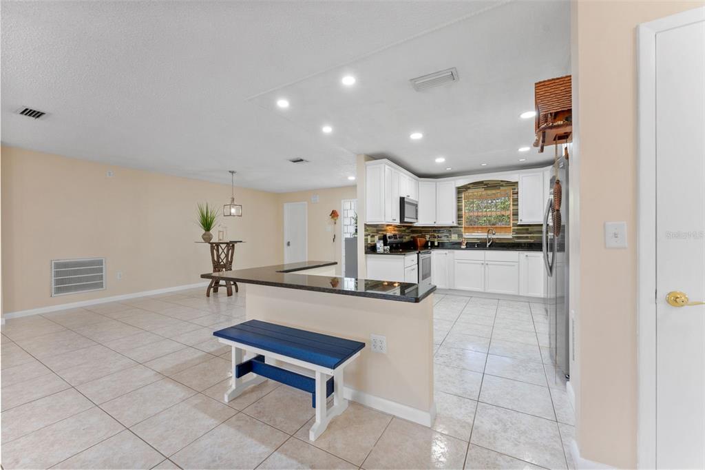 344 CROSSWINDS DRIVE, PALM HARBOR, FL — photo 4 of 27