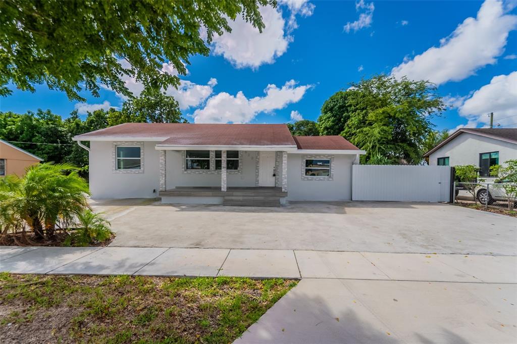 620 E 8TH STREET
