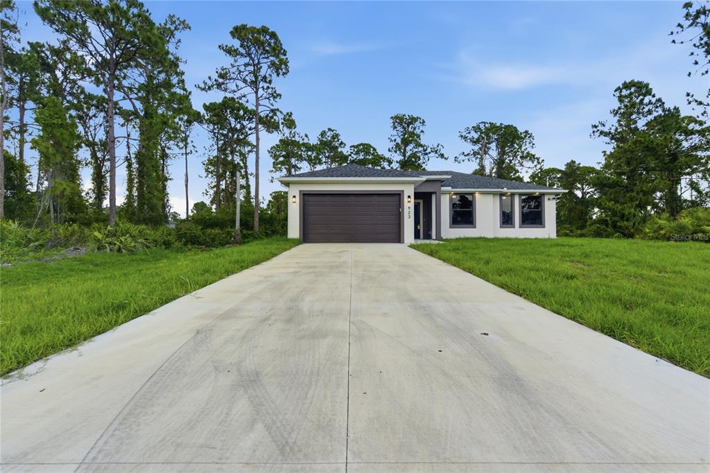 923 MILWAUKEE BOULEVARD, LEHIGH ACRES, FL — photo 2 of 30