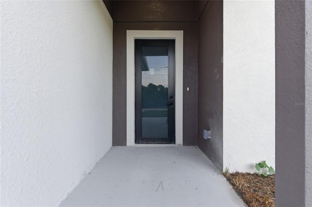 923 MILWAUKEE BOULEVARD, LEHIGH ACRES, FL — photo 3 of 30
