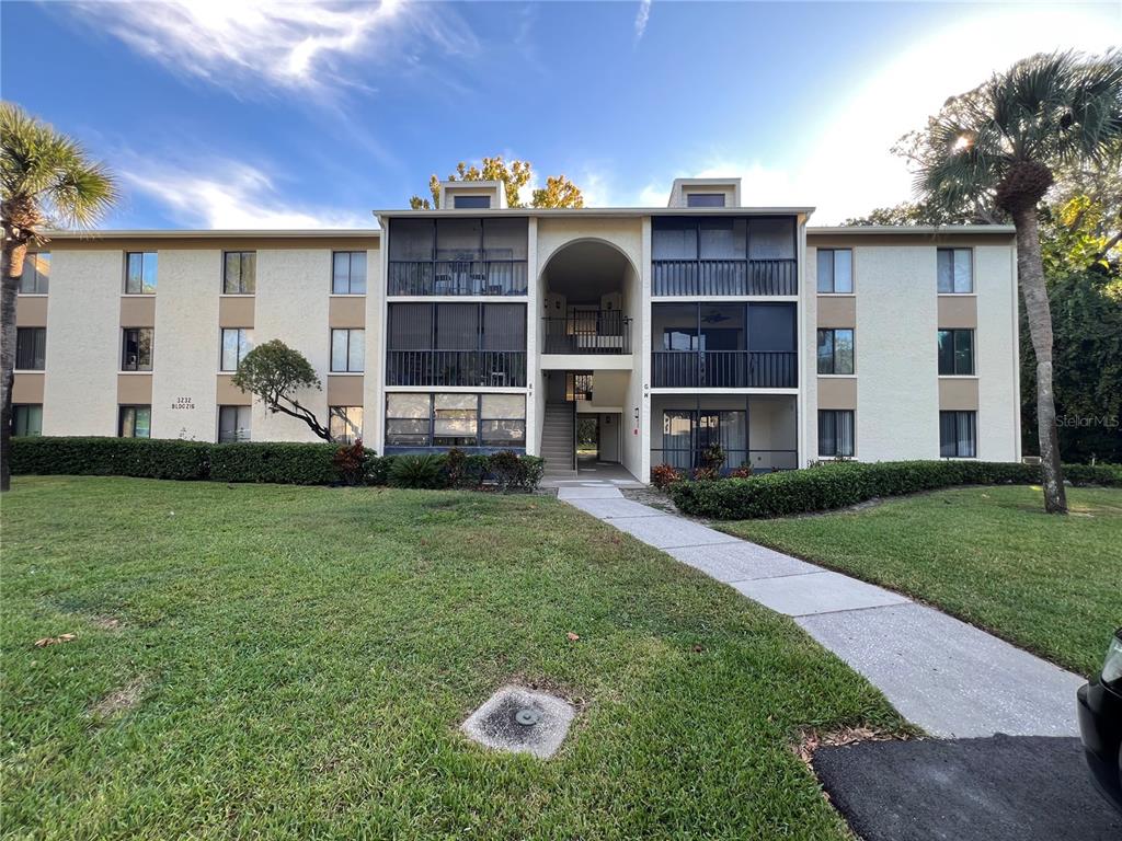 3232 LAKE PINE WAY E UNIT G1