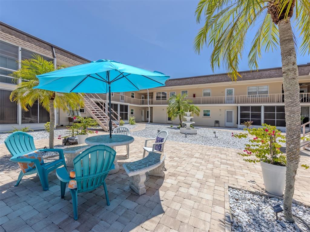 537 MANATEE CT UNIT 204