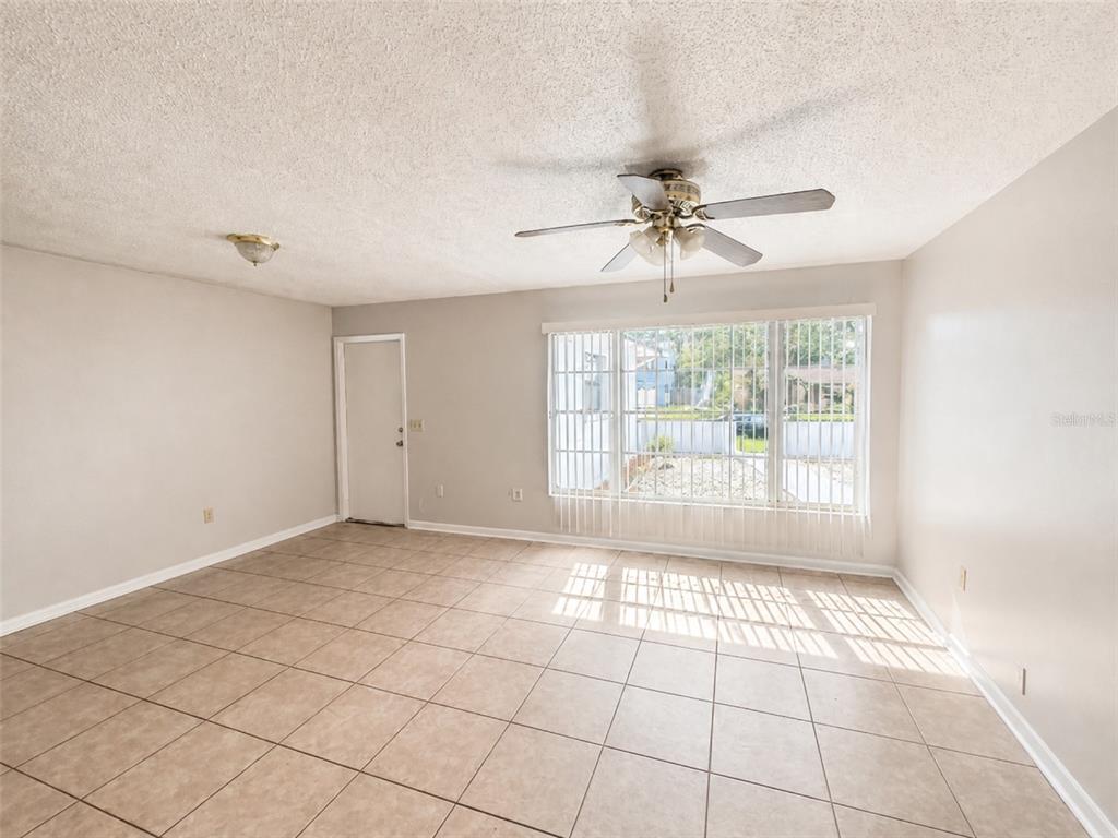 621 ASHBERRY LANE, ALTAMONTE SPRINGS, FL — photo 3 of 12