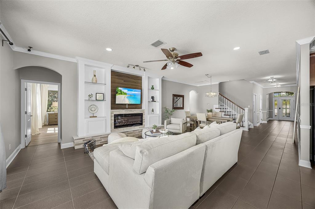 835 129TH STREET NE, BRADENTON, FL — photo 3 of 15